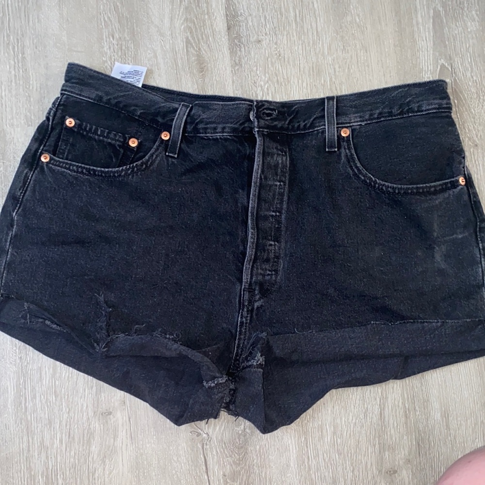 LEVI JEAN SHORTS